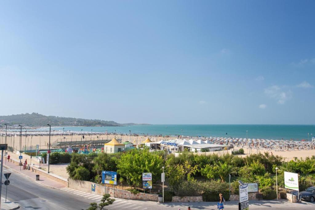 Le Dune B&B Vieste Bagian luar foto
